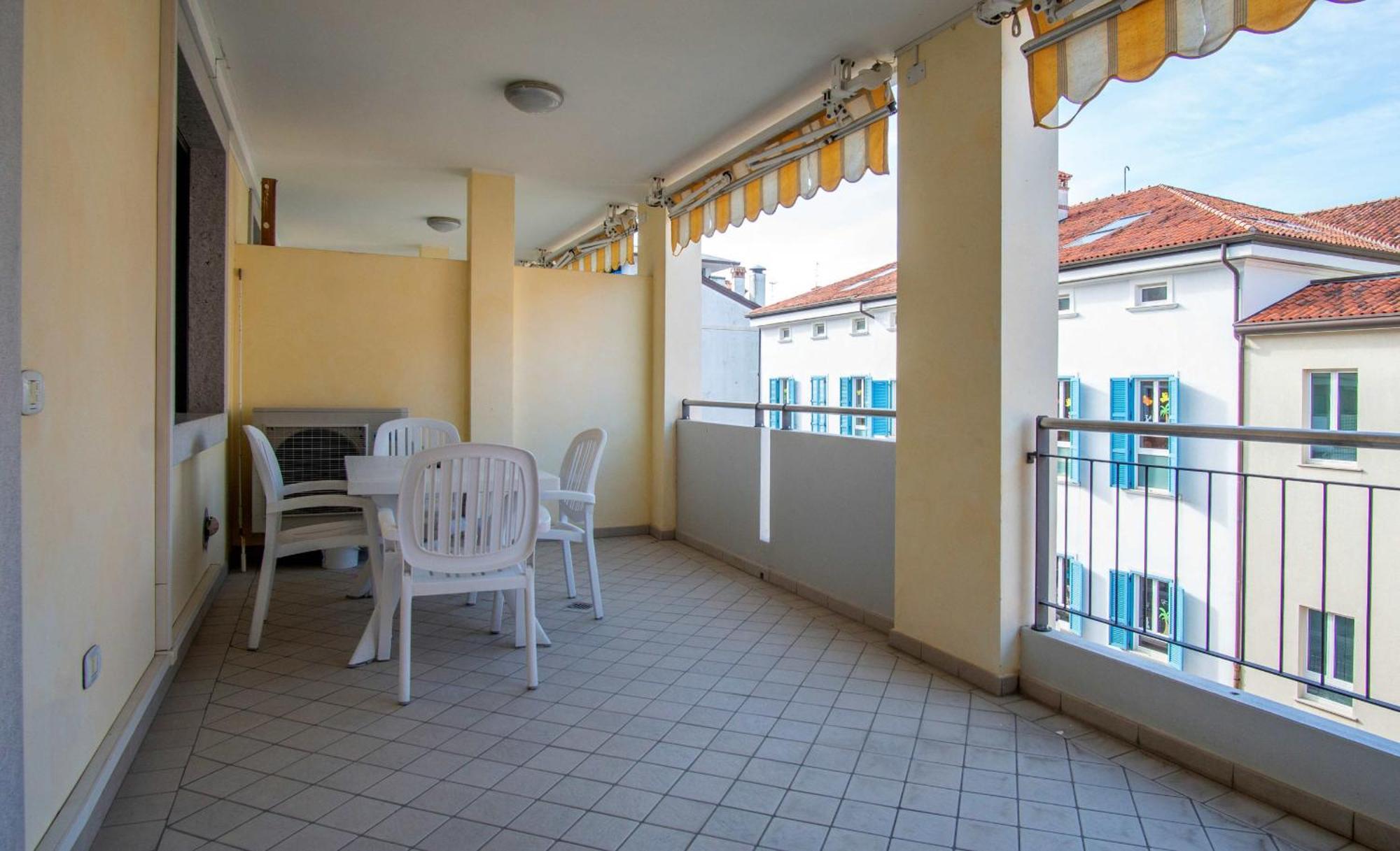 Gaia Apartment Un Gioiello Градо Экстерьер фото